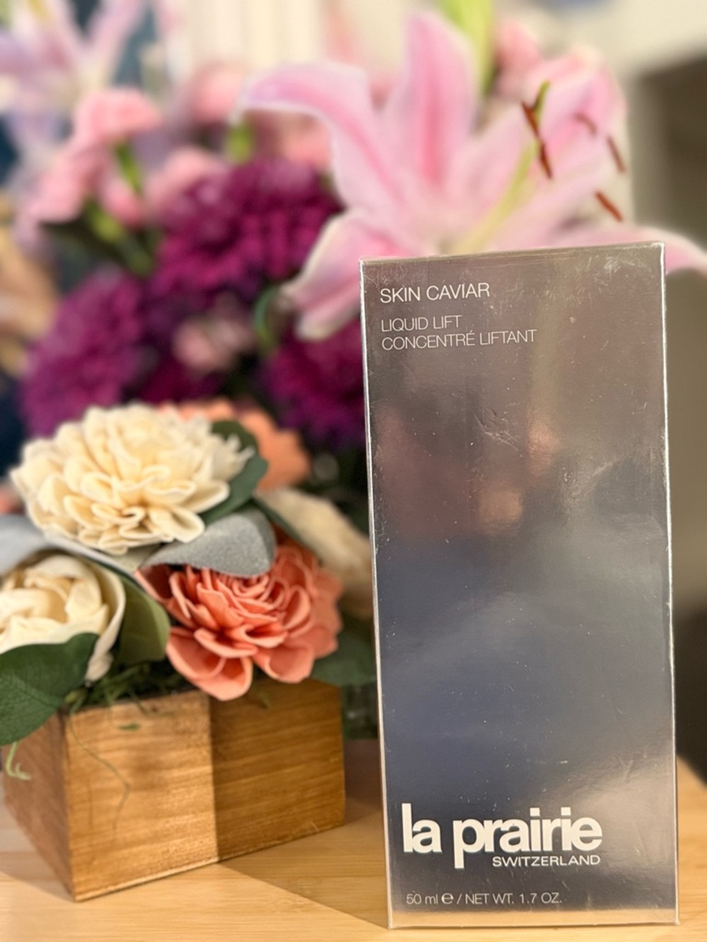 La Prairie Silver Skin Caviar Liquid Lift Box